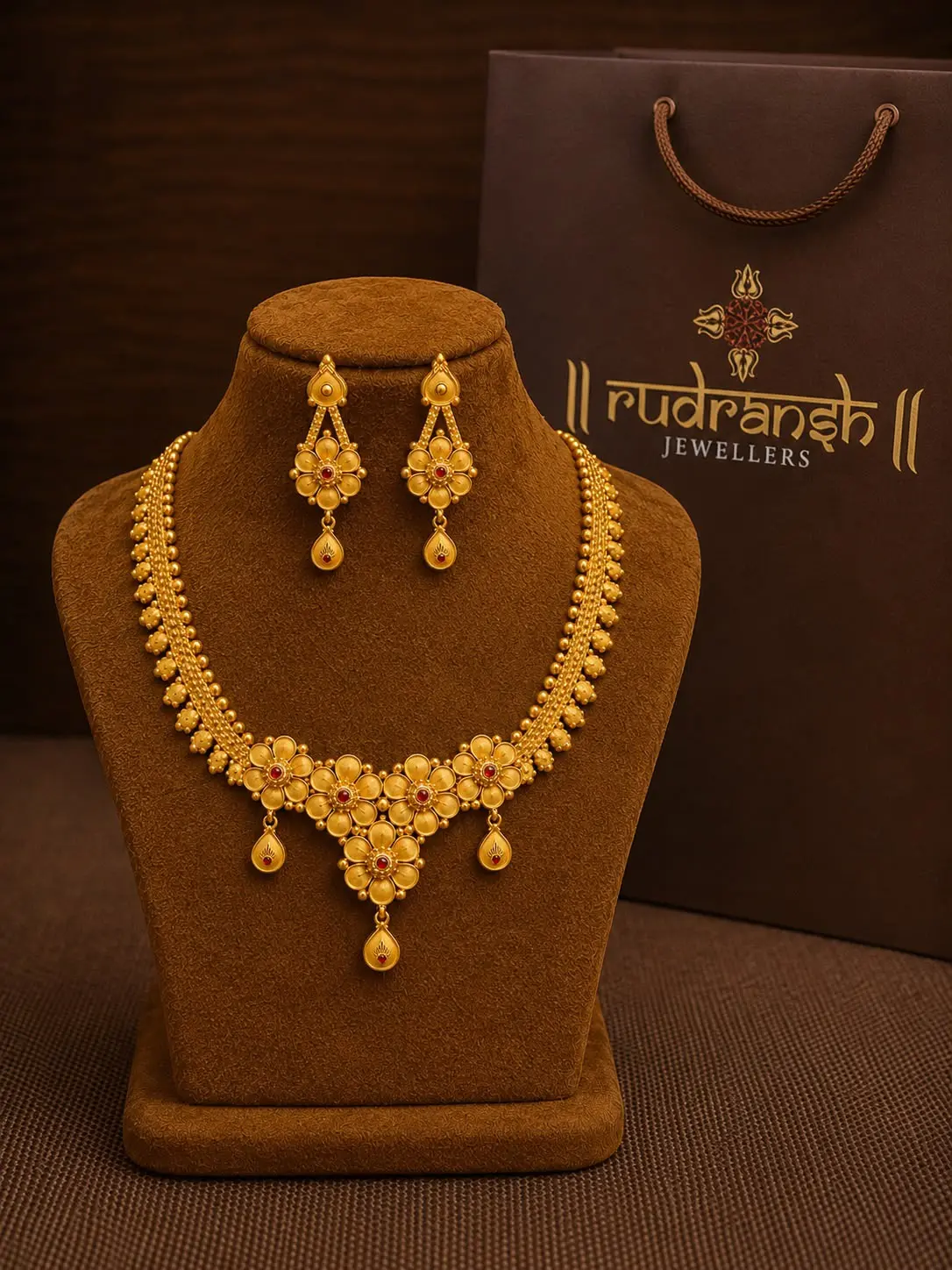 NECKLACE SET WITH EARRING