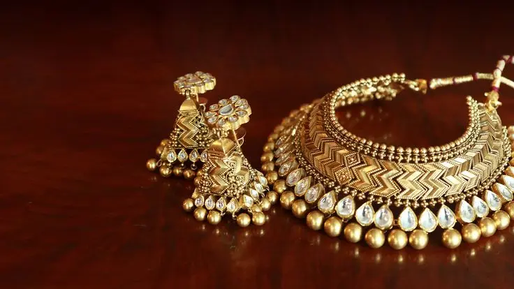 NECKLACE SET WITH EARRING